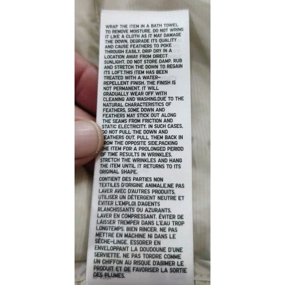 Uni Qlo Ultra Light Down Puffer Vest Womens Medium Ivory Cream Full Zip Pockets - Picture 14 of 16